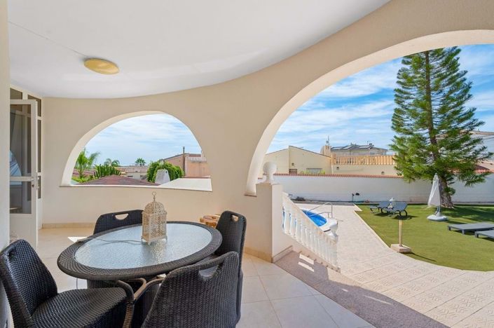 Image No.14-5 Bed Villa for sale