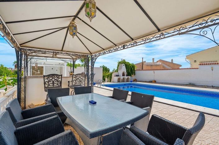 Image No.5-5 Bed Villa for sale