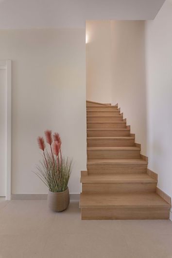 Image No.16-4 Bed Semi-Detached for sale