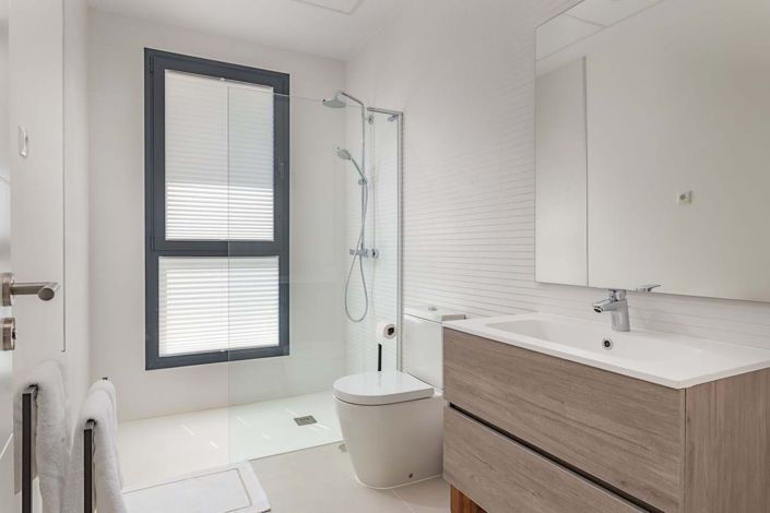 Image No.19-4 Bed Semi-Detached for sale