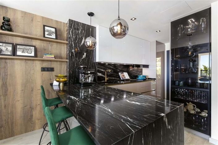 Image No.12-3 Bed Townhouse for sale