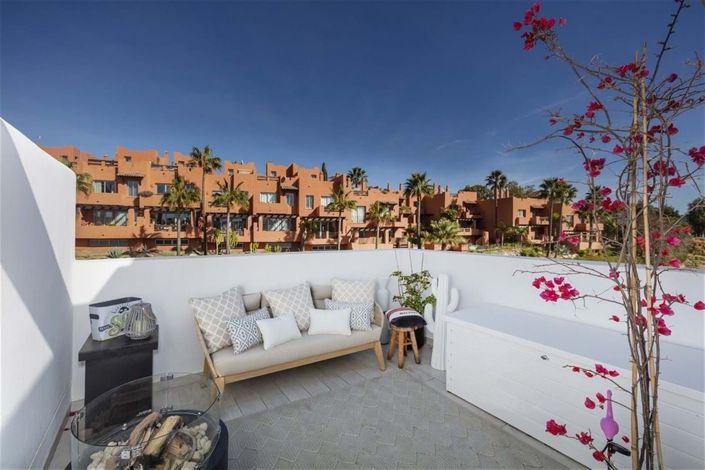 Image No.41-3 Bed Townhouse for sale