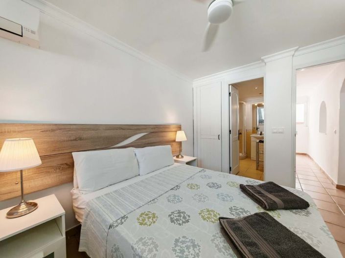 Image No.21-5 Bed Townhouse for sale