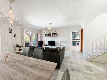 1447-639339-78d1f4f8b6655591b02d22fabb36a692d