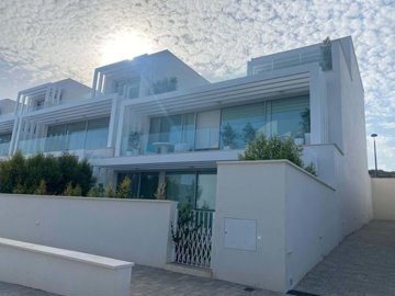 1447-638661-78d1f4f8b6655591b02d22fabb36a692d