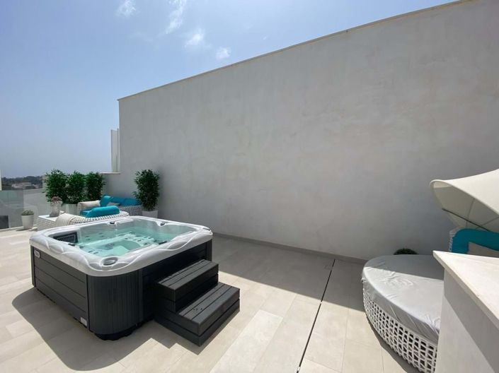 Image No.28-3 Bed Townhouse for sale