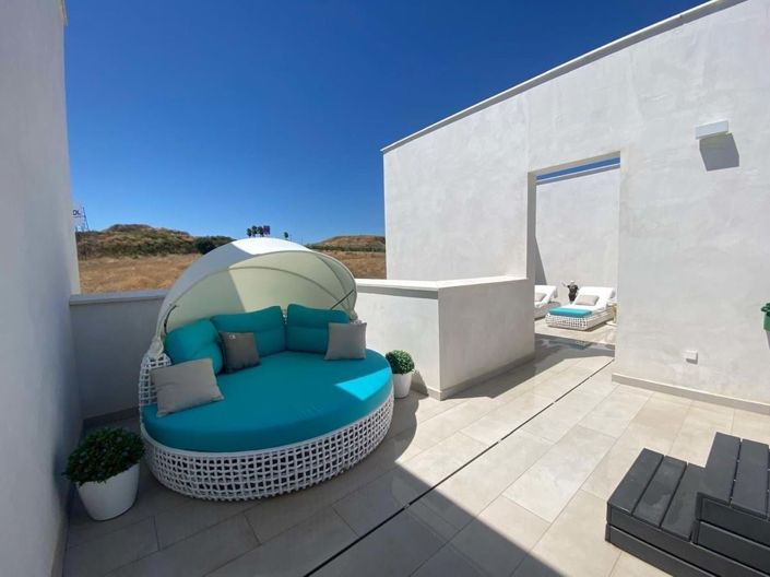 Image No.29-3 Bed Townhouse for sale