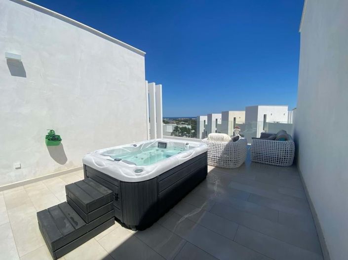 Image No.30-3 Bed Townhouse for sale