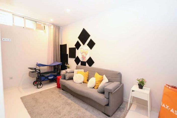 Image No.23-5 Bed Townhouse for sale