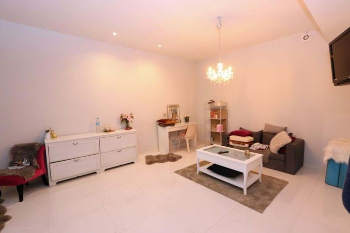 Image No.29-5 Bed Townhouse for sale