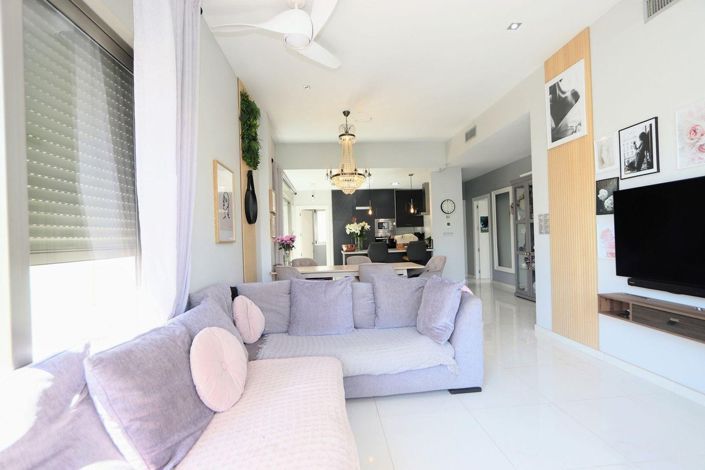 Image No.7-5 Bed Townhouse for sale