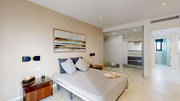 Image No.8-4 Bed Villa for sale