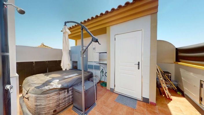 Image No.23-2 Bed Townhouse for sale