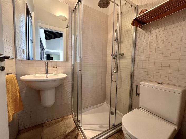 Image No.13-2 Bed Townhouse for sale