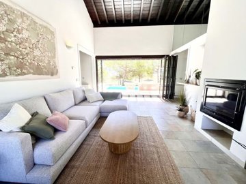 1447-642489-78d1f4f8b6655591b02d22fabb36a692d