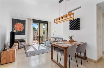 1447-642488-78d1f4f8b6655591b02d22fabb36a692d