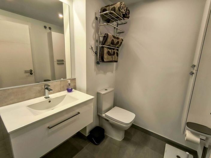 Image No.20-2 Bed Apartment for sale