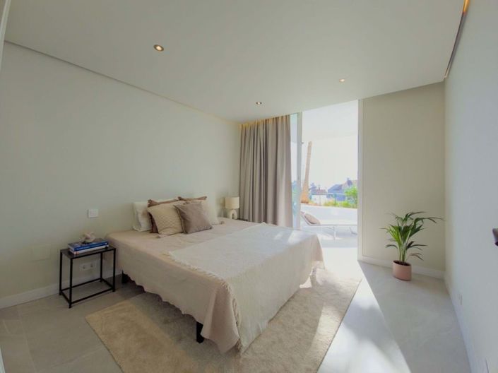 Image No.11-3 Bed Apartment for sale