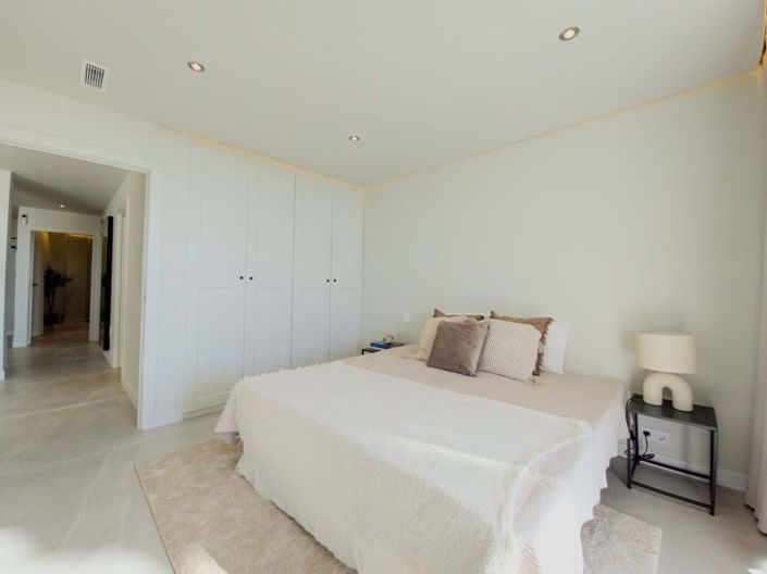 Image No.12-3 Bed Apartment for sale