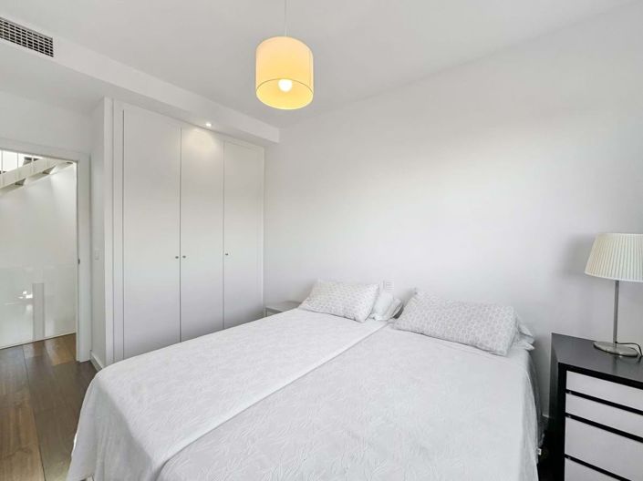 Image No.14-4 Bed Townhouse for sale