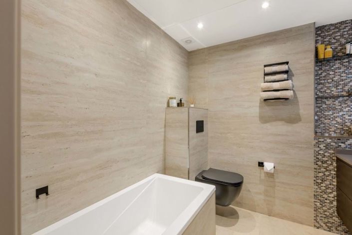 Image No.15-3 Bed Apartment for sale