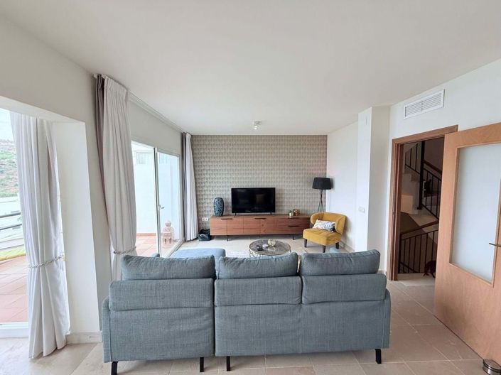 Image No.12-4 Bed Townhouse for sale