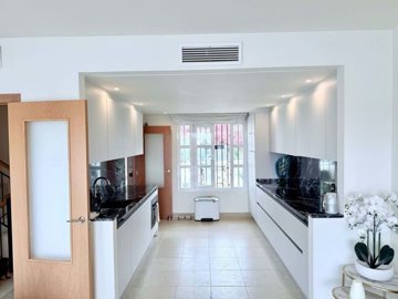 1447-643380-78d1f4f8b6655591b02d22fabb36a692d