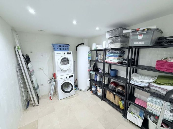 Image No.20-4 Bed Townhouse for sale