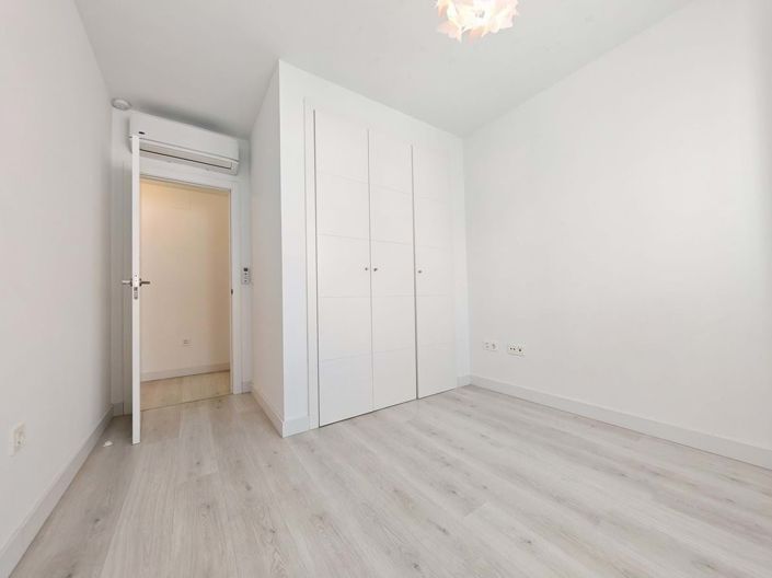 Image No.17-3 Bed Apartment for sale