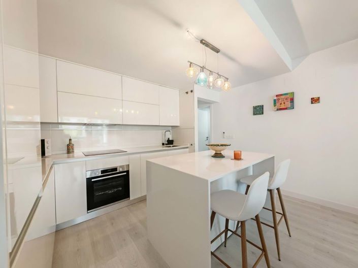 Image No.8-3 Bed Apartment for sale