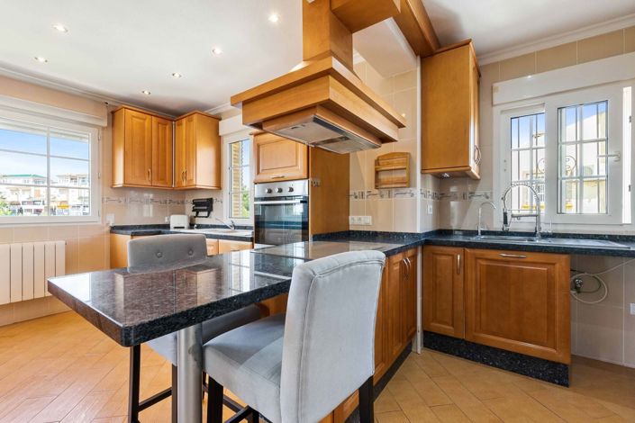 Image No.8-3 Bed Villa for sale