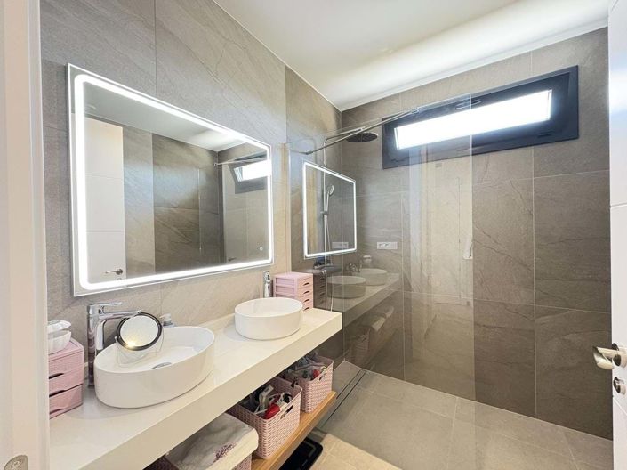 Image No.24-2 Bed Apartment for sale