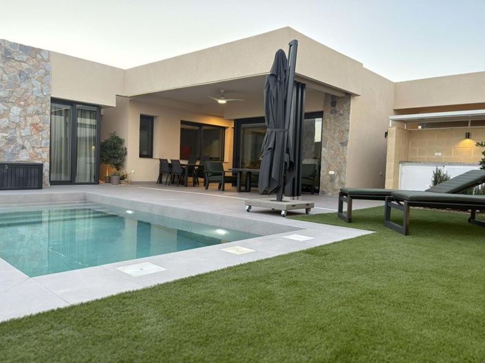 Image No.34-2 Bed Apartment for sale