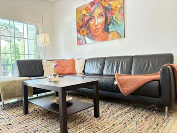 1447-643942-78d1f4f8b6655591b02d22fabb36a692d