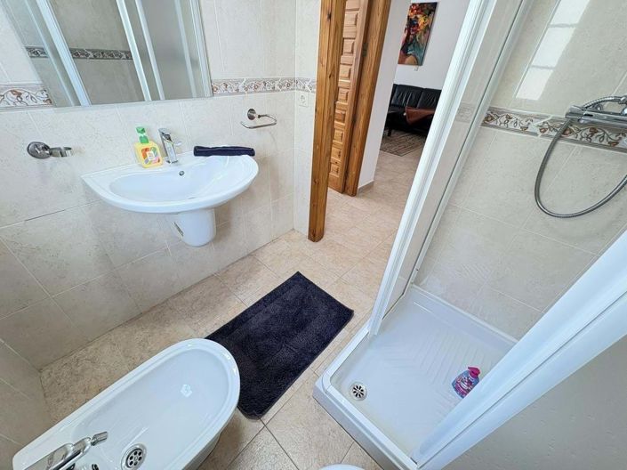 Image No.17-3 Bed Villa for sale