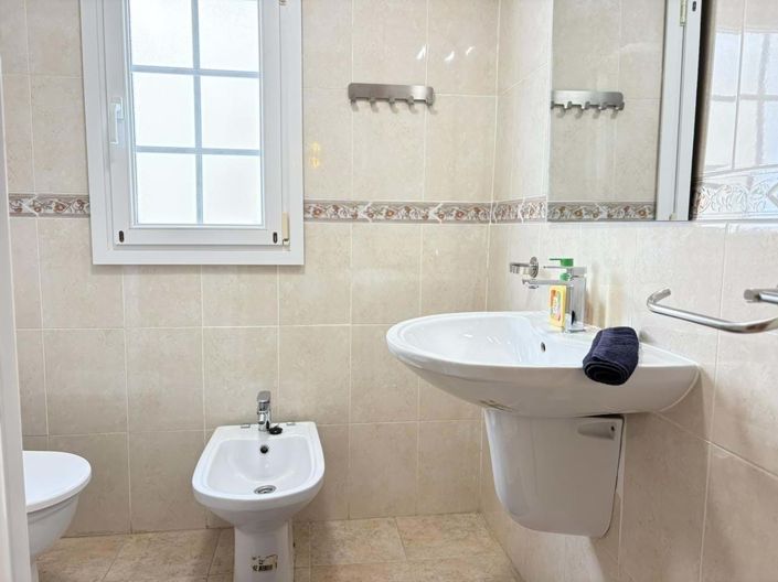 Image No.27-3 Bed Villa for sale