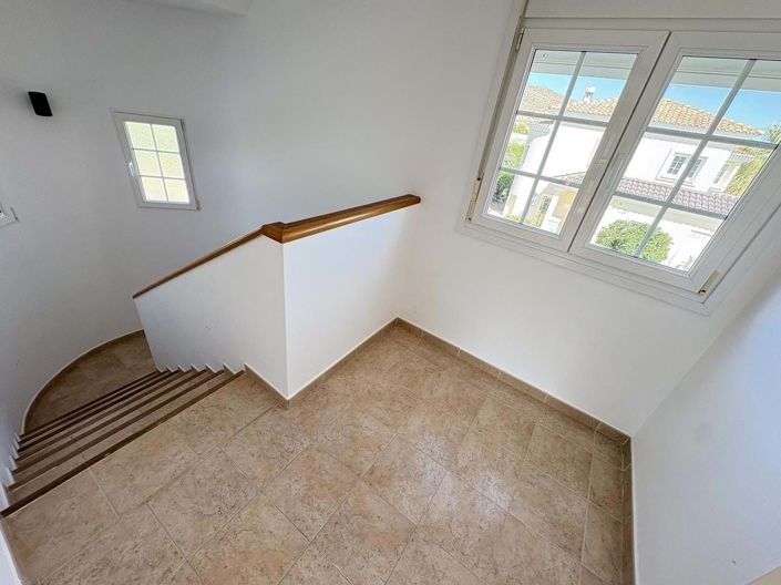 Image No.28-3 Bed Villa for sale