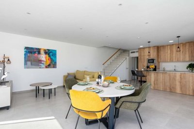 1447-643945-78d1f4f8b6655591b02d22fabb36a692d