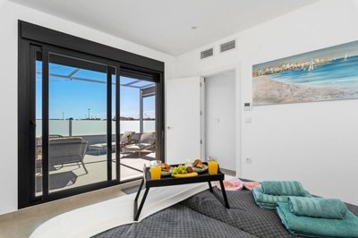 1447-643945-78d1f4f8b6655591b02d22fabb36a692d