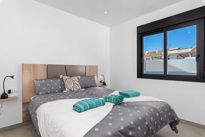 Image No.18-3 Bed Villa for sale