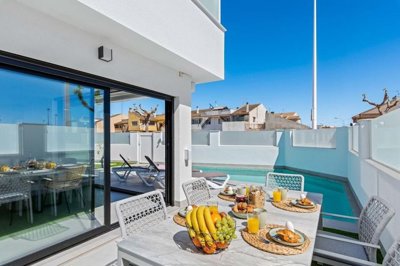 1447-643945-78d1f4f8b6655591b02d22fabb36a692d