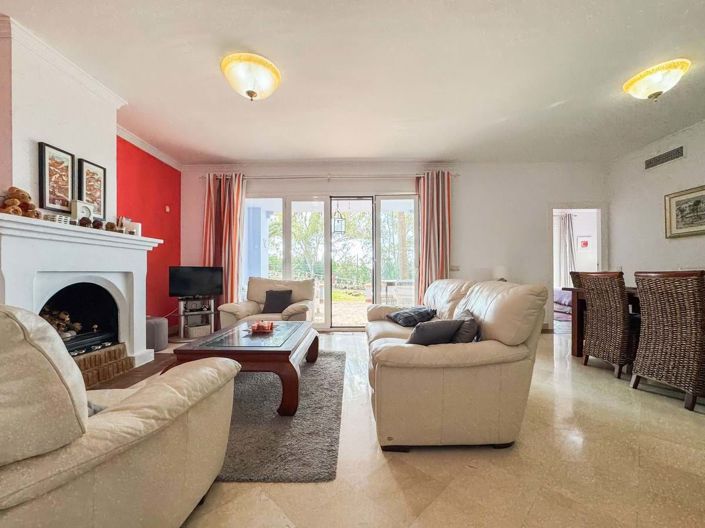 Image No.10-2 Bed Apartment for sale