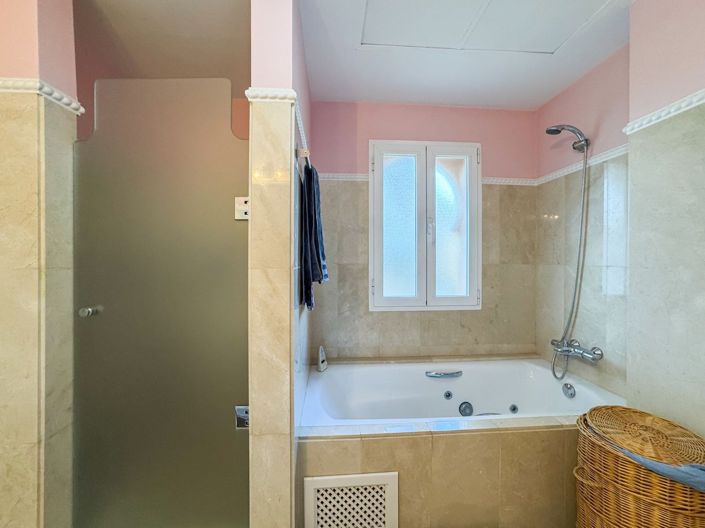 Image No.31-2 Bed Apartment for sale