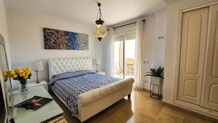 Image No.21-4 Bed Townhouse for sale