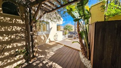 1447-643538-78d1f4f8b6655591b02d22fabb36a692d