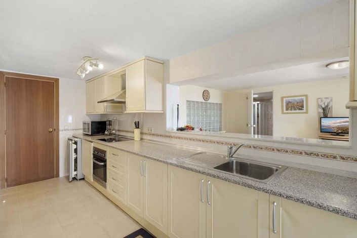 Image No.27-5 Bed Semi-Detached for sale