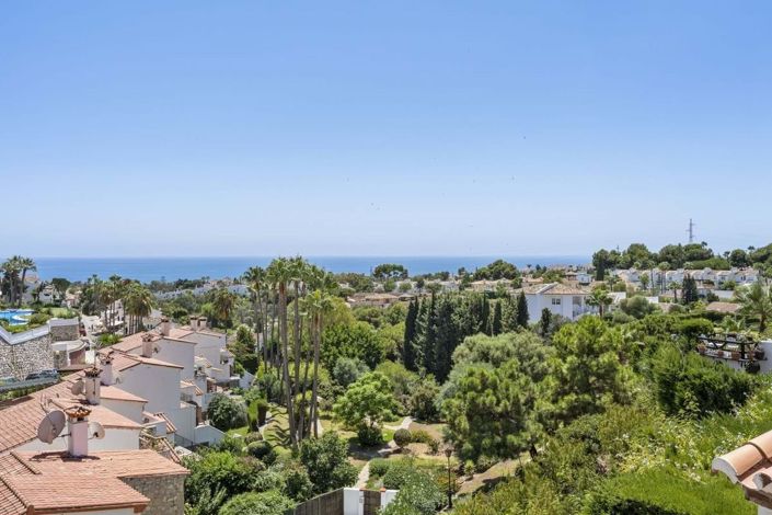 Image No.37-5 Bed Semi-Detached for sale