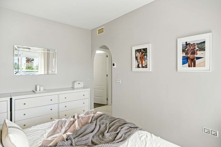 Image No.30-3 Bed Townhouse for sale