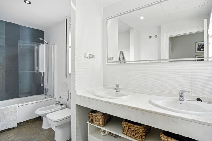 Image No.32-3 Bed Townhouse for sale