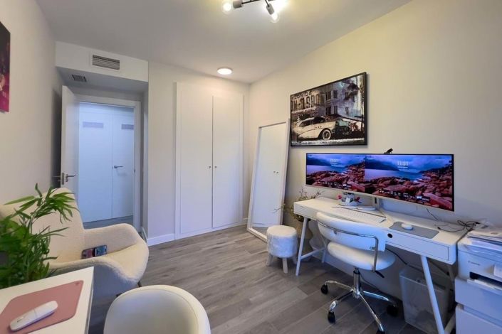 Image No.25-3 Bed Apartment for sale